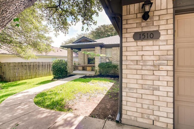 Building Photo - 1510 Carriage Hills Trail