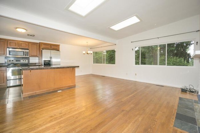 Building Photo - 1 bedroom in Bellevue WA 98008
