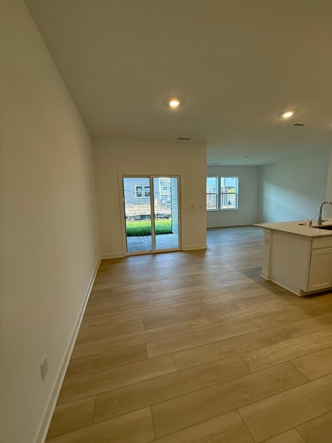 Foto del edificio - 15138 Farrington Rd