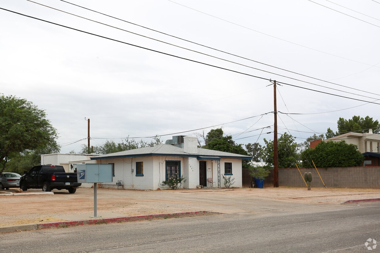 Foto del edificio - 4640-4648 E Fairmount St