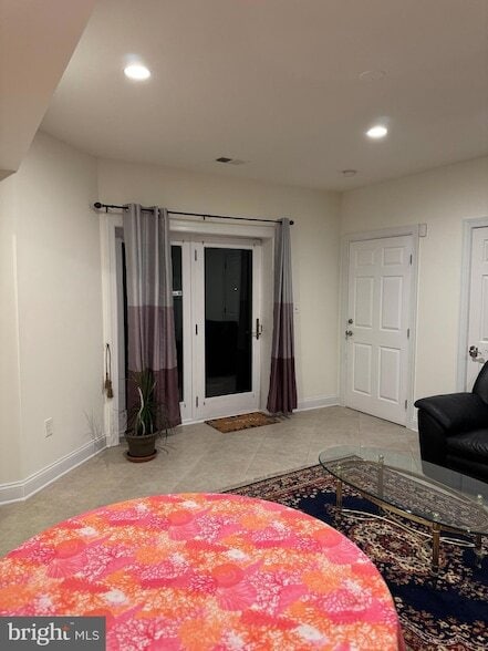 Photo - 6953 Pine Crest Avenue Unit House