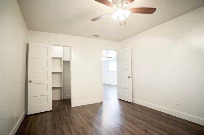 Building Photo - 3202 Pecan Springs Rd