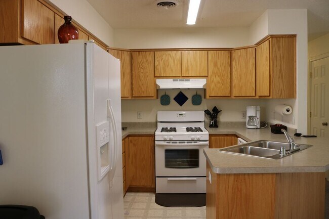 Building Photo - Fully Furnished House
