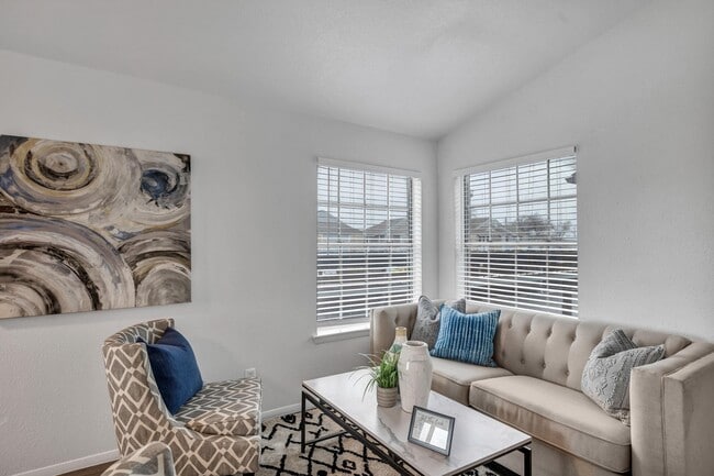 Building Photo - 1735 Rutland Dr