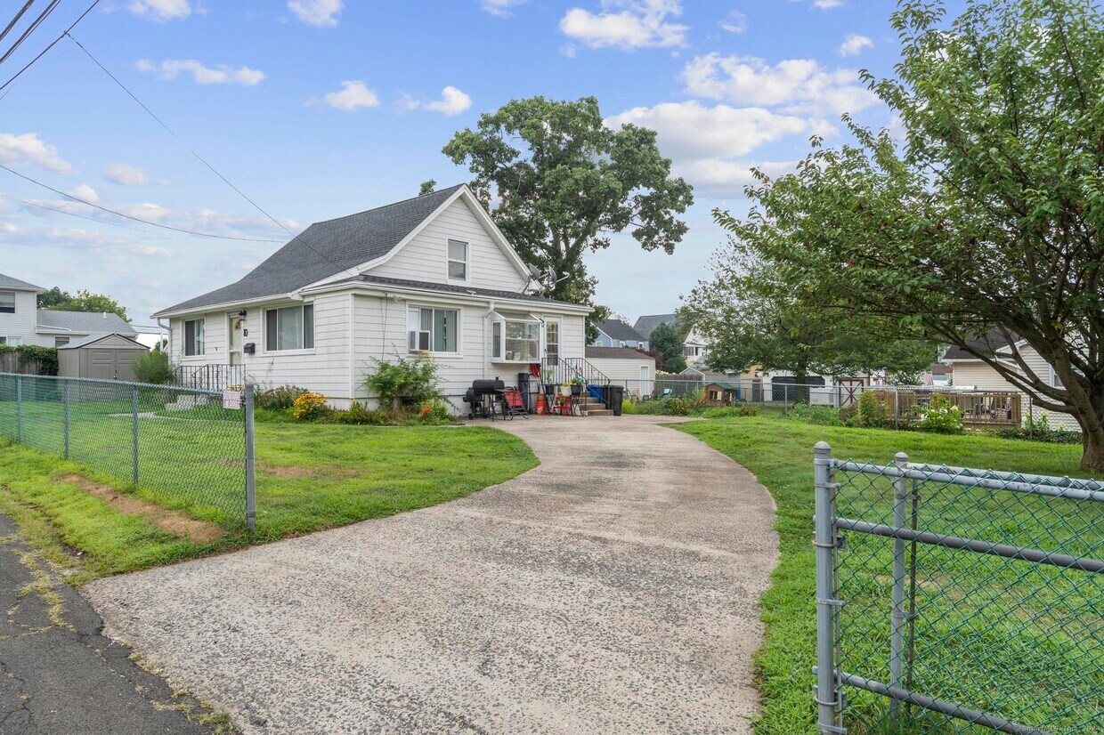 Foto principal - 10 Cold Spring St