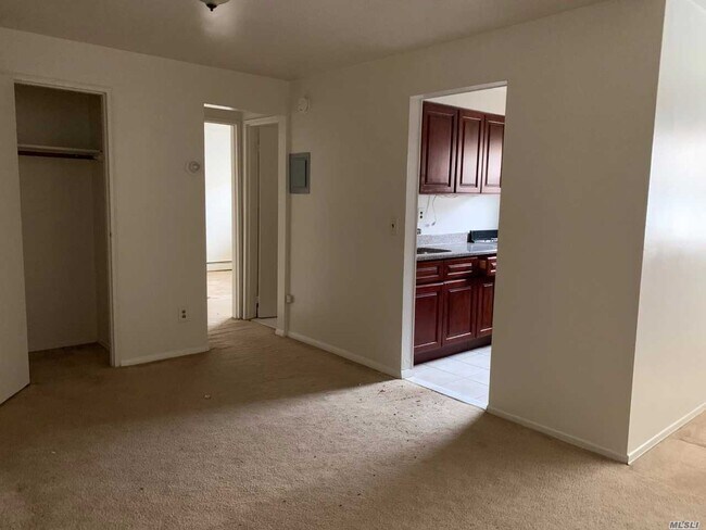 Building Photo - 400 N Corona Ave
