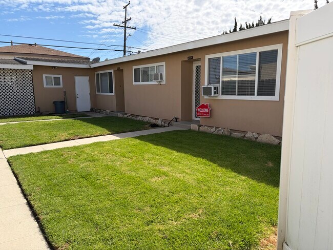 Foto del edificio - 4164 Howard Ave