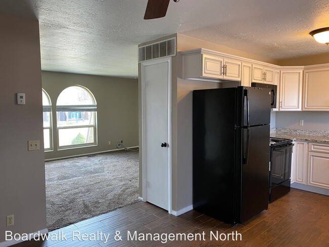 Building Photo - 5587 S 2800 W
