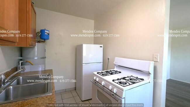 Building Photo - ** $395 OFF YOUR FIRST MONTHS RENT ** Char...