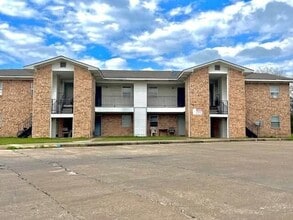 Building Photo - 520 Laredo St