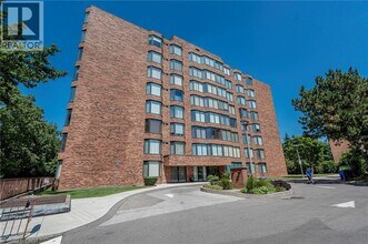 Building Photo - 200 Limeridge Rd W