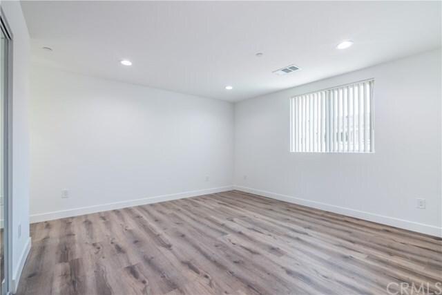 Foto del edificio - 1255 W 8th St