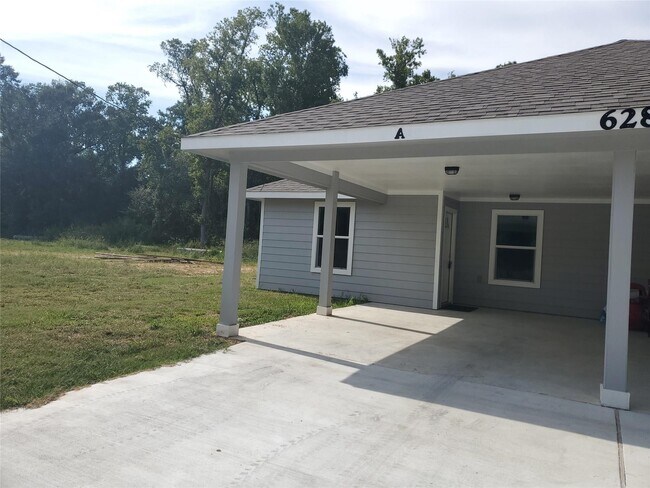 Foto del edificio - 628 Luke St