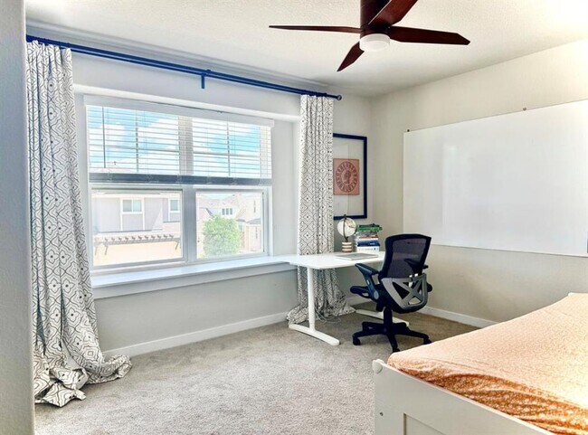 Foto del edificio - 2317 Calvert Dr