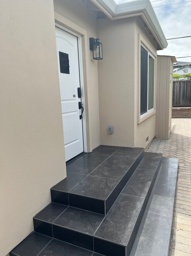 Building Photo - 10397 Las Ondas Way