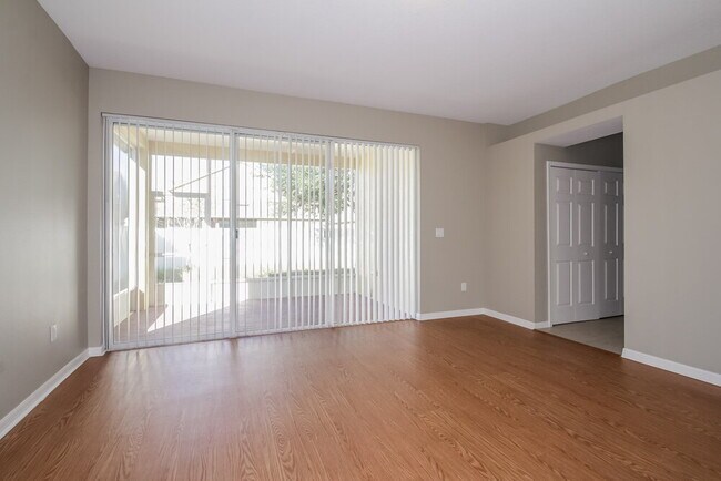 Foto del edificio - 12718 Bramfield Dr