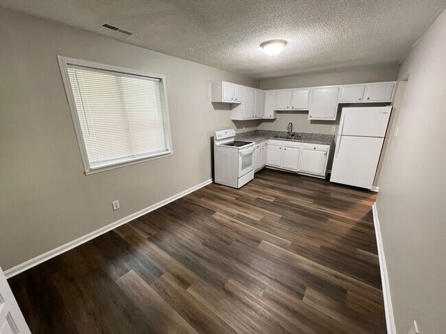 Foto del edificio - Three Bedroom Ranch Home