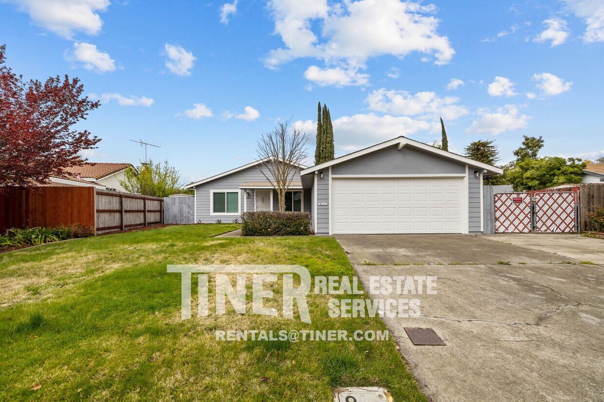 Primary Photo - Beautiful College Glen Home with Workshop
