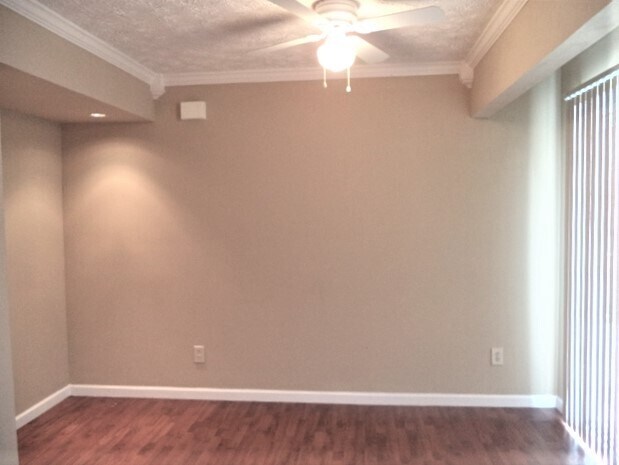 Foto del edificio - 140 Rushbrook Ln