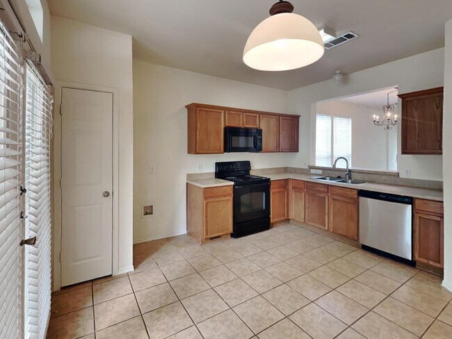 Building Photo - Quaint 3 bedroom town-home in Keller ISD i...