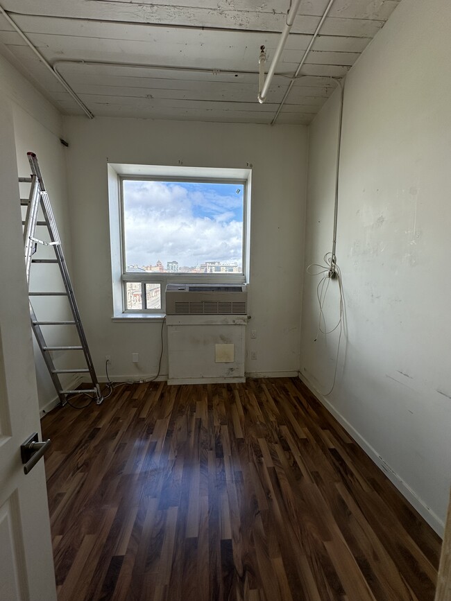 Building Photo - One Bedroom Loft In Cambridge