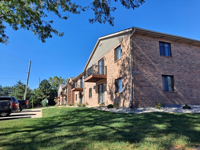 Foto del edificio - 9060-9100 W Oklahoma Ave