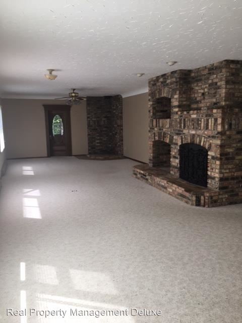 Building Photo - 8310 Highland Scenic Dr