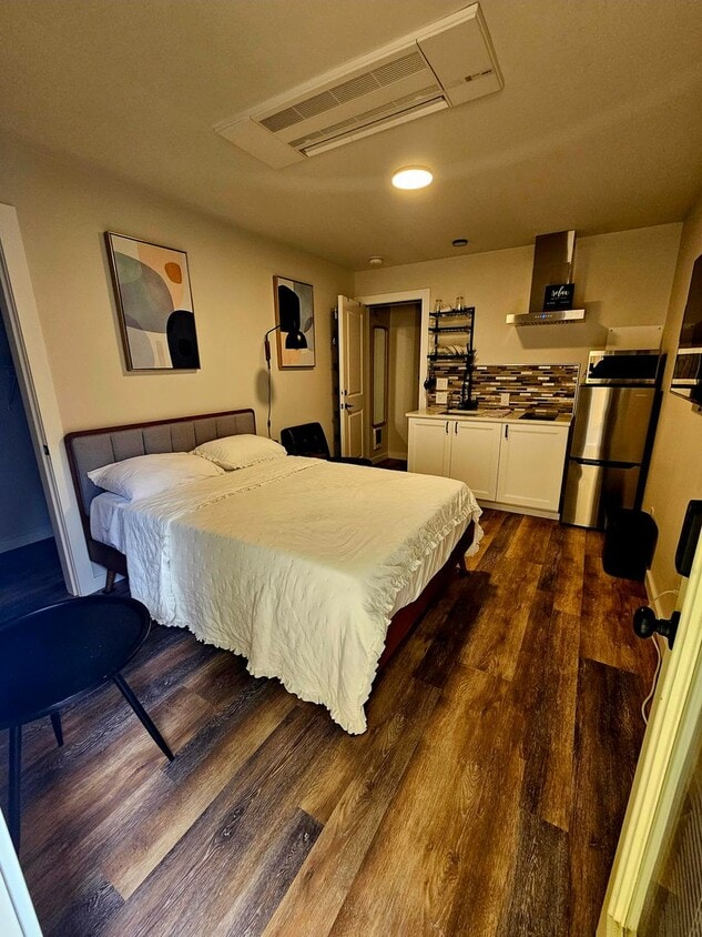 Foto principal - Fully Furnished Studio New in Silverdale W...