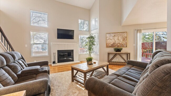 Foto del edificio - 2301 Sierra Highlands Dr