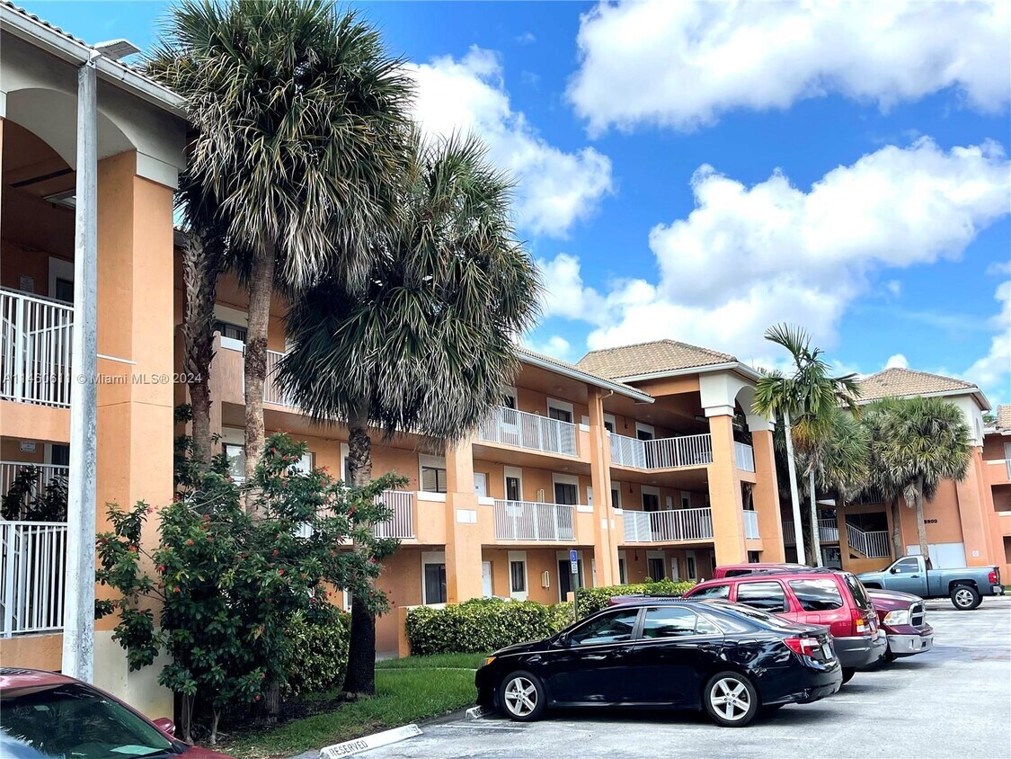 Primary Photo - 6900 SW 39th St