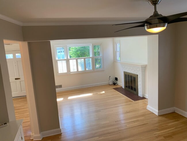 Building Photo - 9511 Singleton Dr