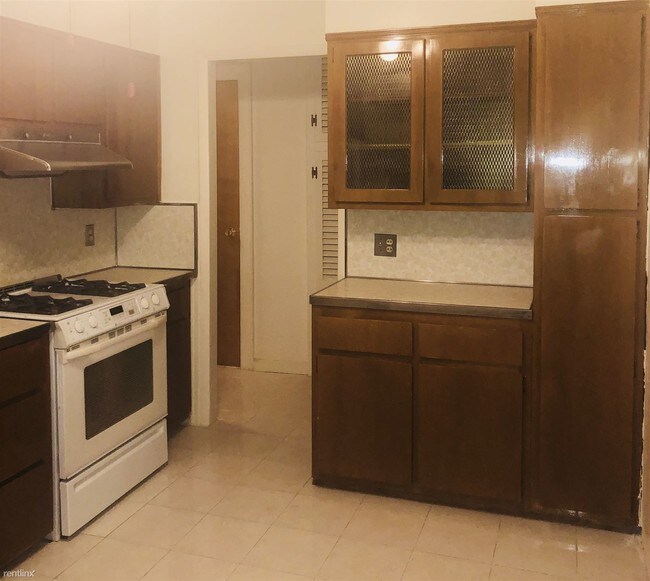 Foto del edificio - 6068 Gates Ave