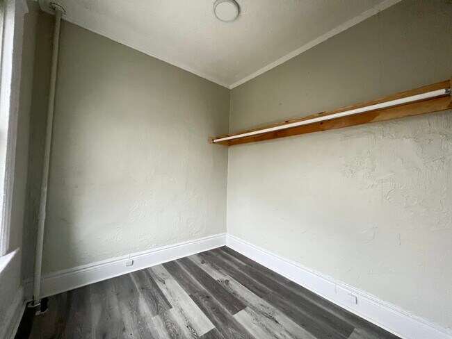 106 Schley St 2 - 113 Schley St