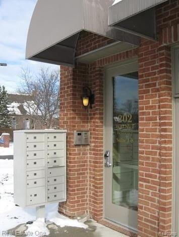 Building Photo - 202 Walnut Blvd