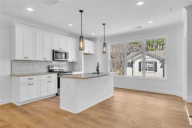 Foto del edificio - 201 Riverstone Commons Cir