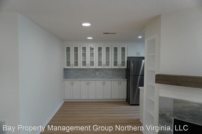 Building Photo - 3 br, 2 bath House - 12105 GREENWAY COURT ...