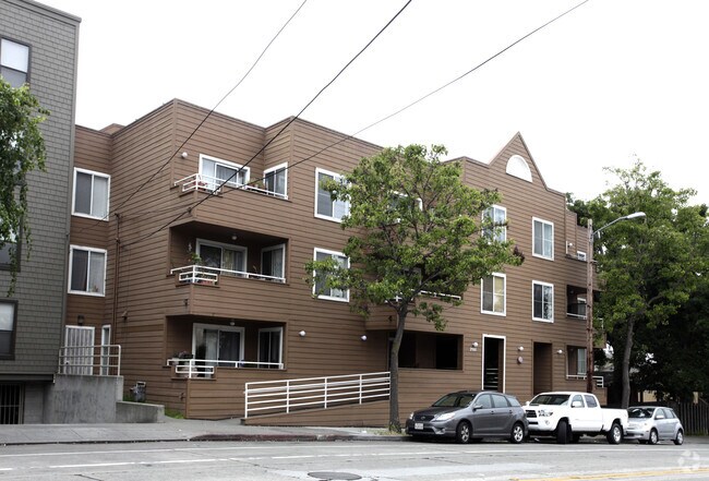 Primary Photo - 2901 MacArthur Blvd