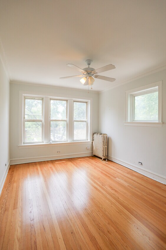 Primary Photo - 1224 W Victoria St