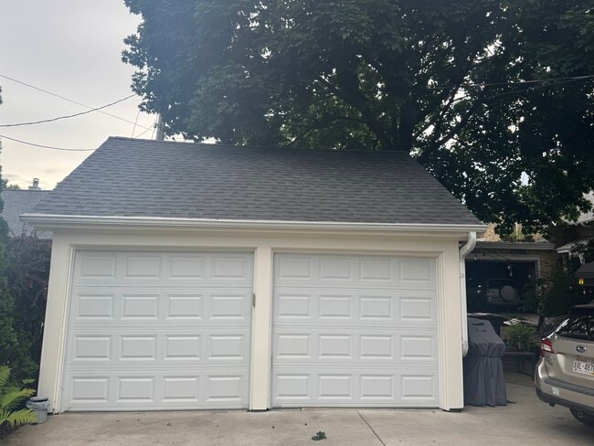Building Photo - 963 N 70th St