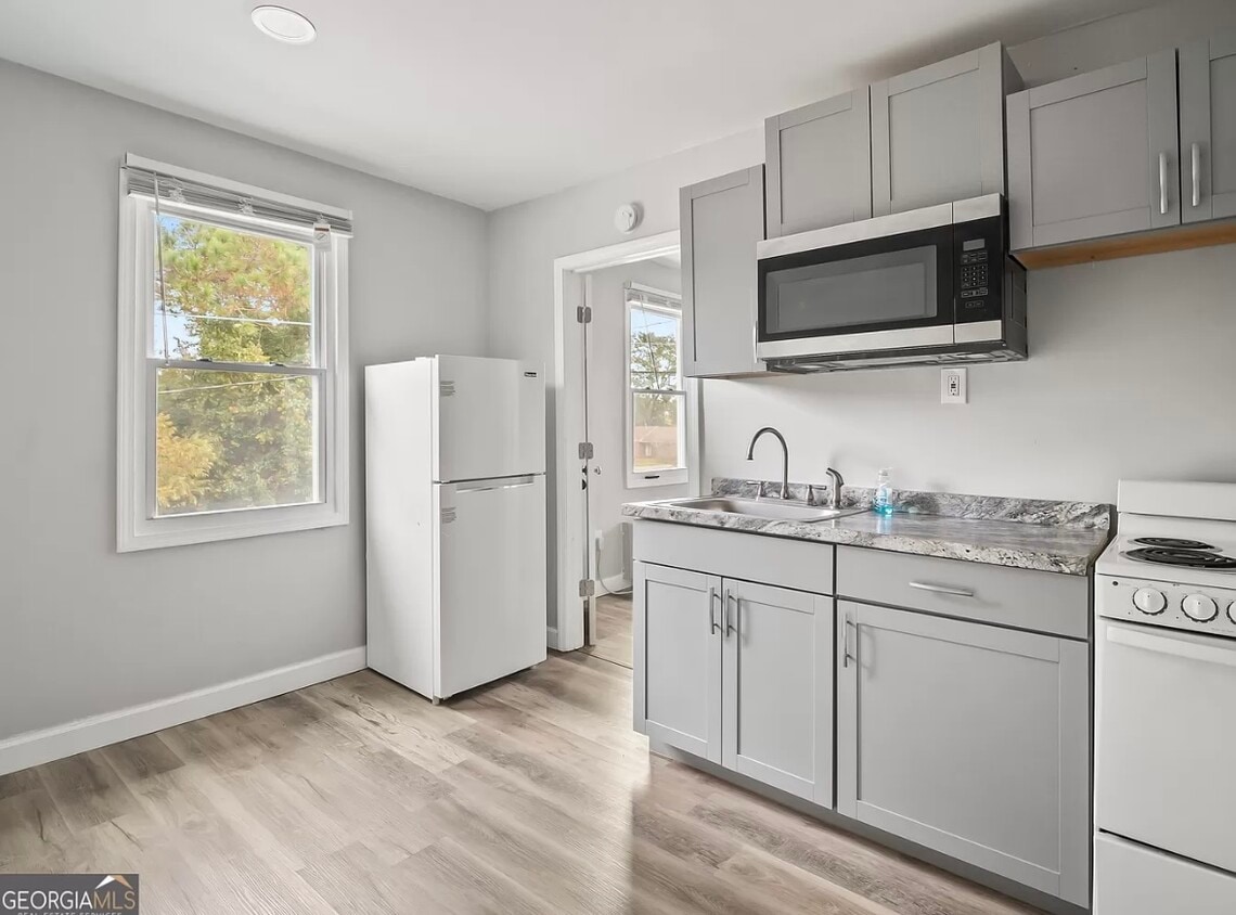 202 Molette St Unit Suite 6, Fort Valley, GA 31030 Apartments in