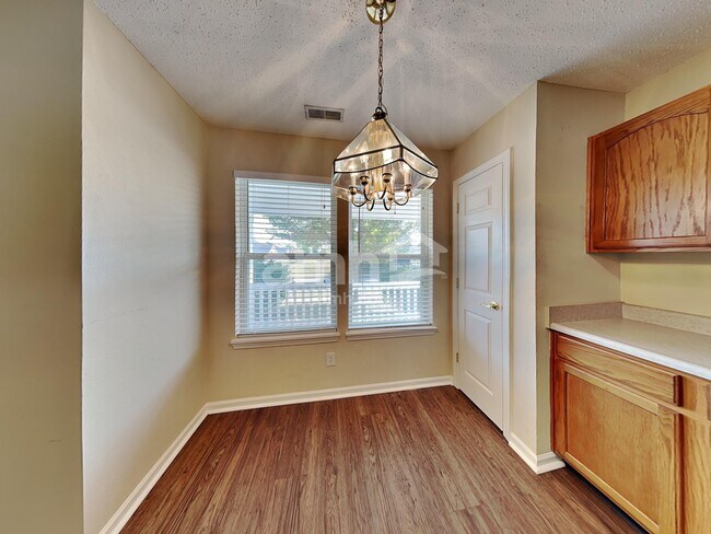 Foto del edificio - 1688 Harvest Meadow Dr
