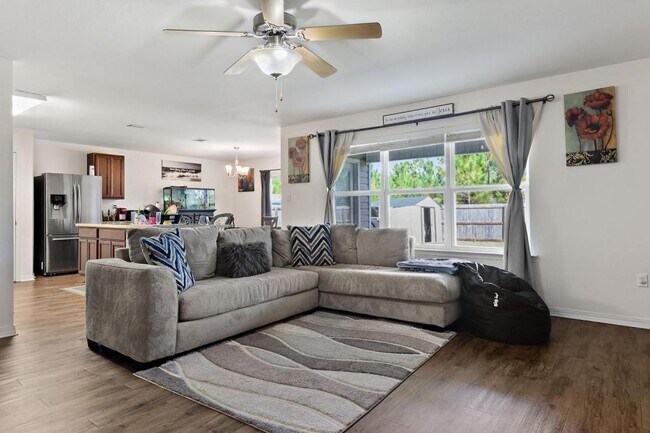 Foto del edificio - 57 Whisperwood Ln