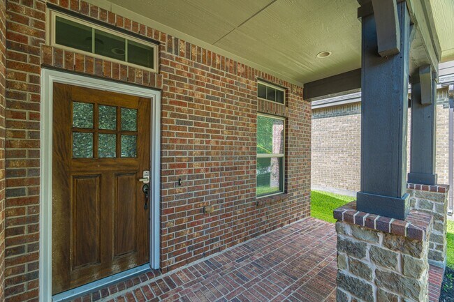 Foto del edificio - 15 Butternut Grove Place