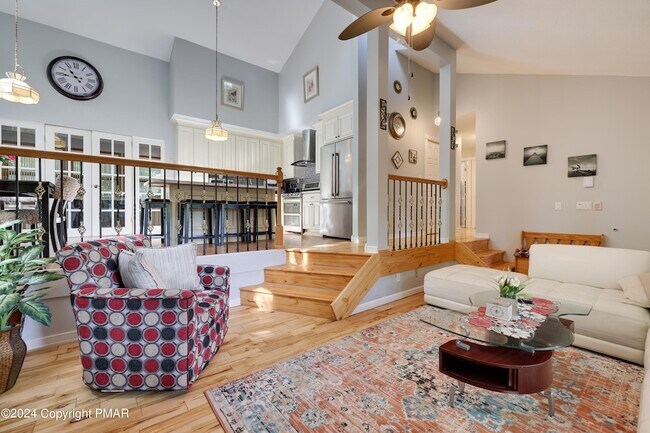 Foto del edificio - 2933 Melody Ln