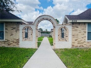 Building Photo - 2105 W Western Dr
