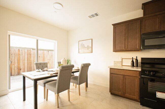 Foto del edificio - 904 N Olive Ave