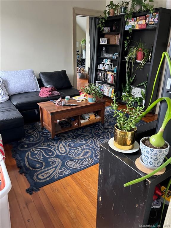Foto principal - 319 Mansfield St