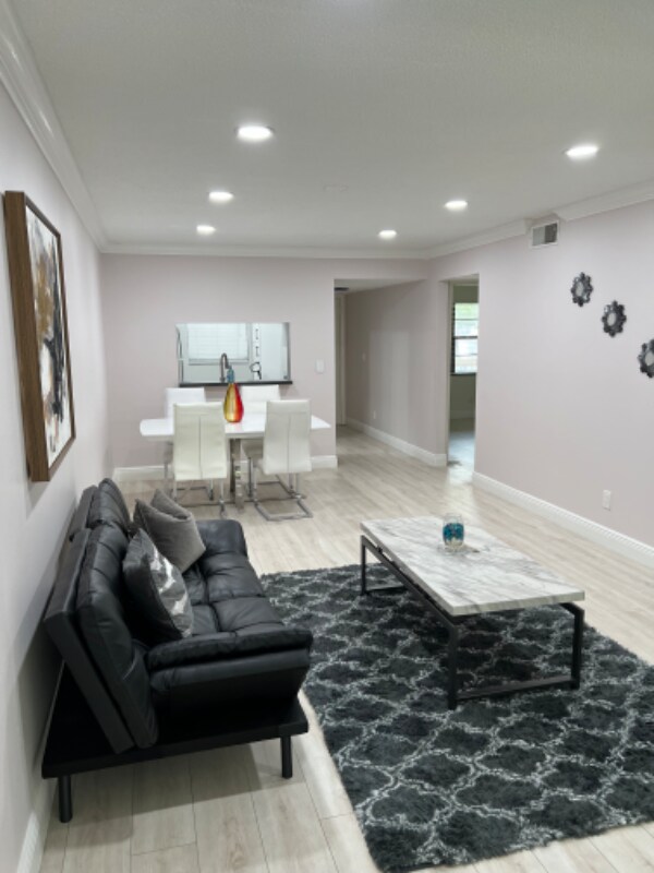Foto del edificio - 3036 Eastland Blvd
