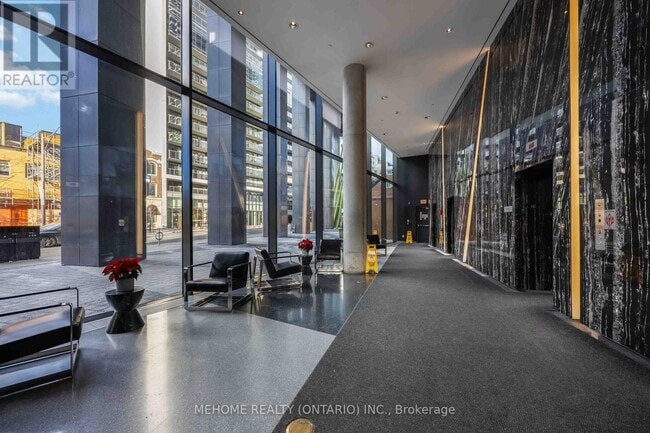 Building Photo - 125 Peter St