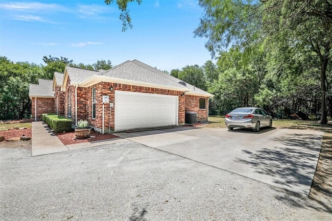 Building Photo - 4410 W Dickson Ln